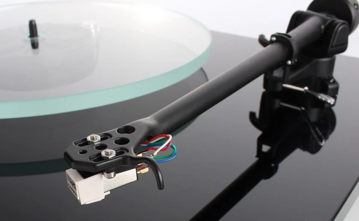 Rega RB220