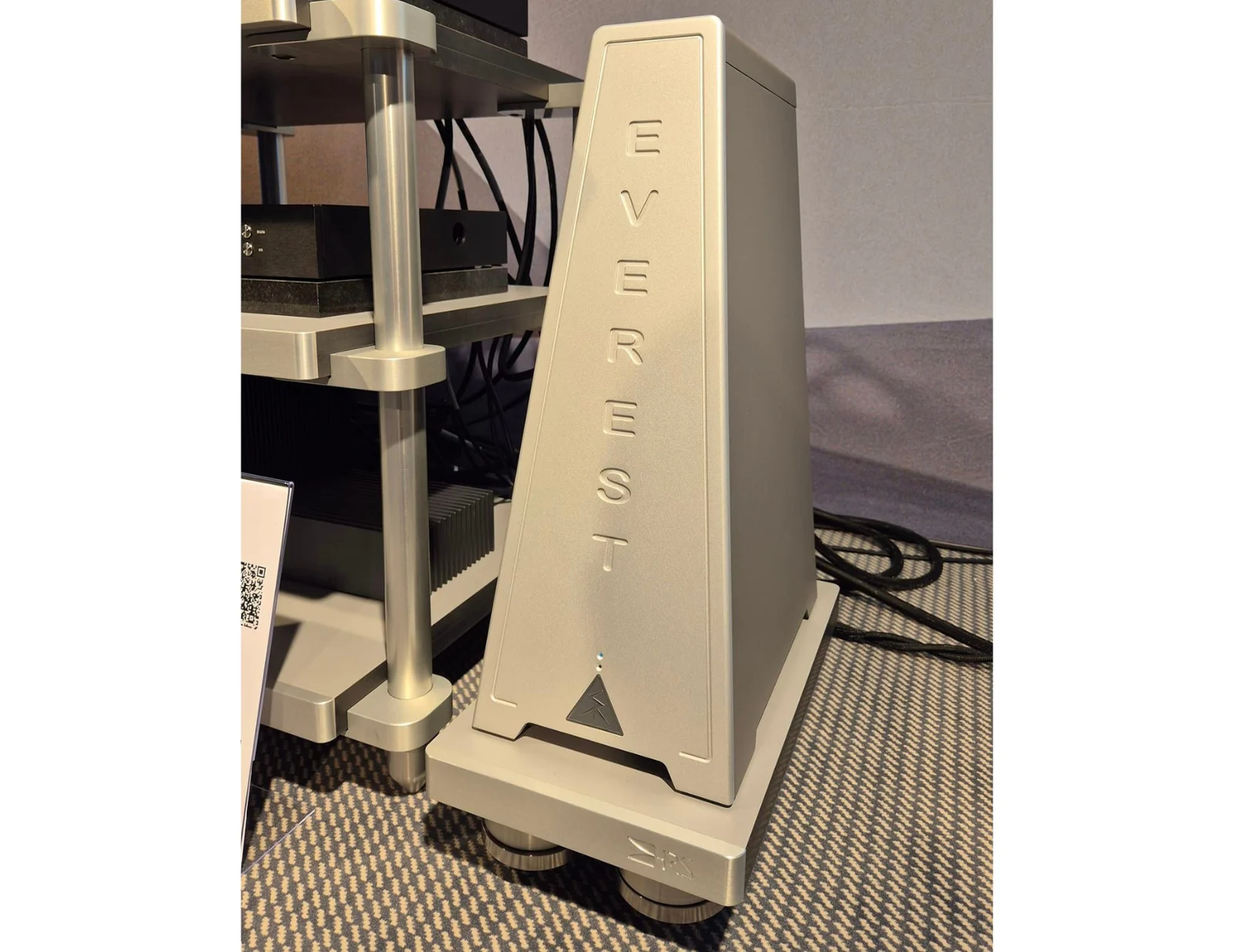 Harmonic Resolution Systems (HRS) E1X Isolation Base