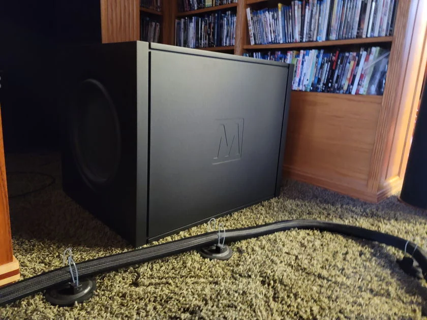 Magico QSub 15